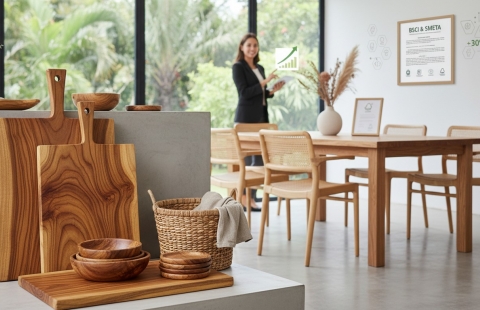Acacia Wood vs. Oak: Why Acacia is the Superior Choice for Sustainable Housewares