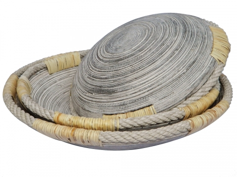 Round bamboo fruit bowl with rope rim