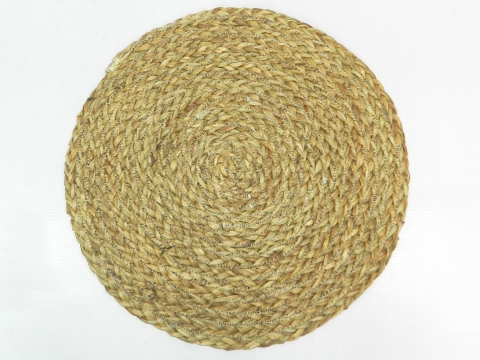 Natural round seagrass placemat