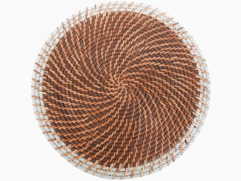 Rattan placemat with rope rim